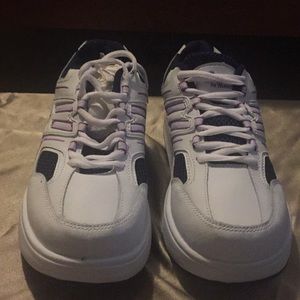 Curves shape up shoes